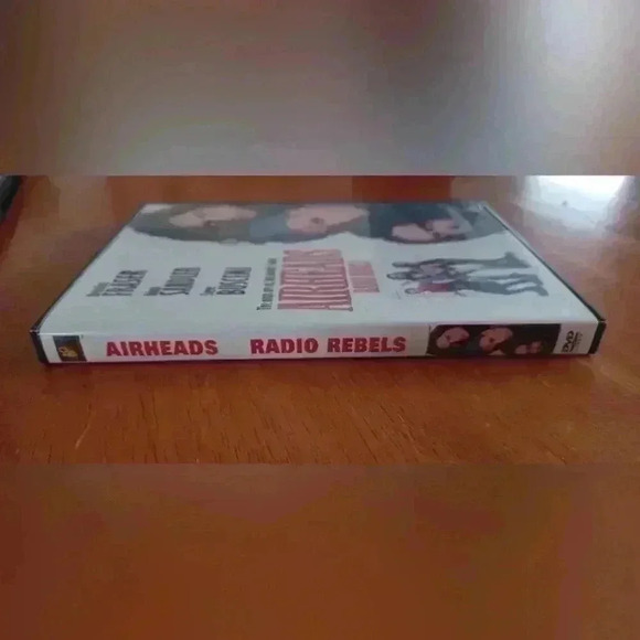 Airheads  Radio Rebels DVD. Adam Sandler, Steve Buscemi, Brendan Fraser - Picture 4 of 4